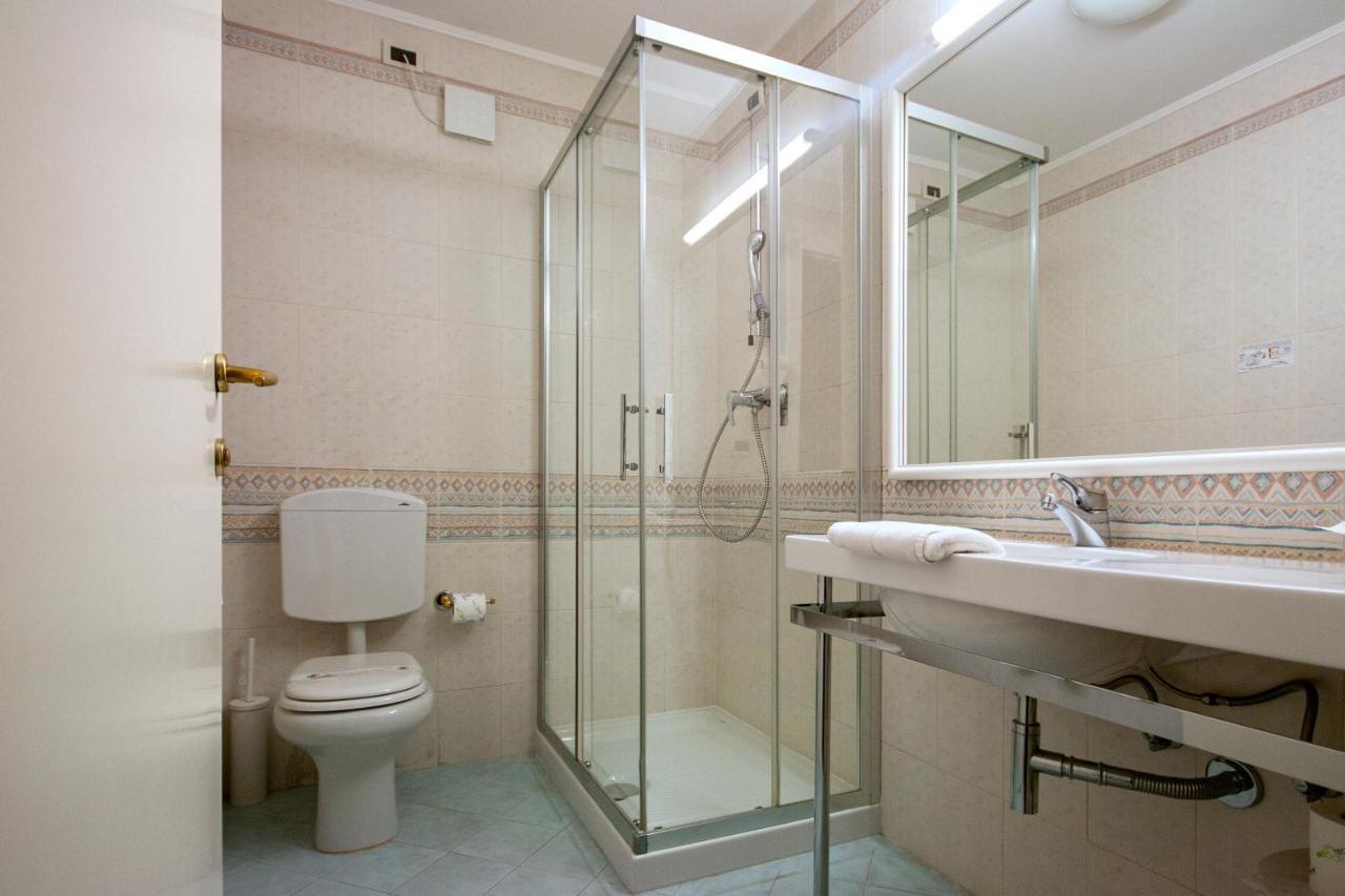 Hotel Metropole Grado Bagian luar foto
